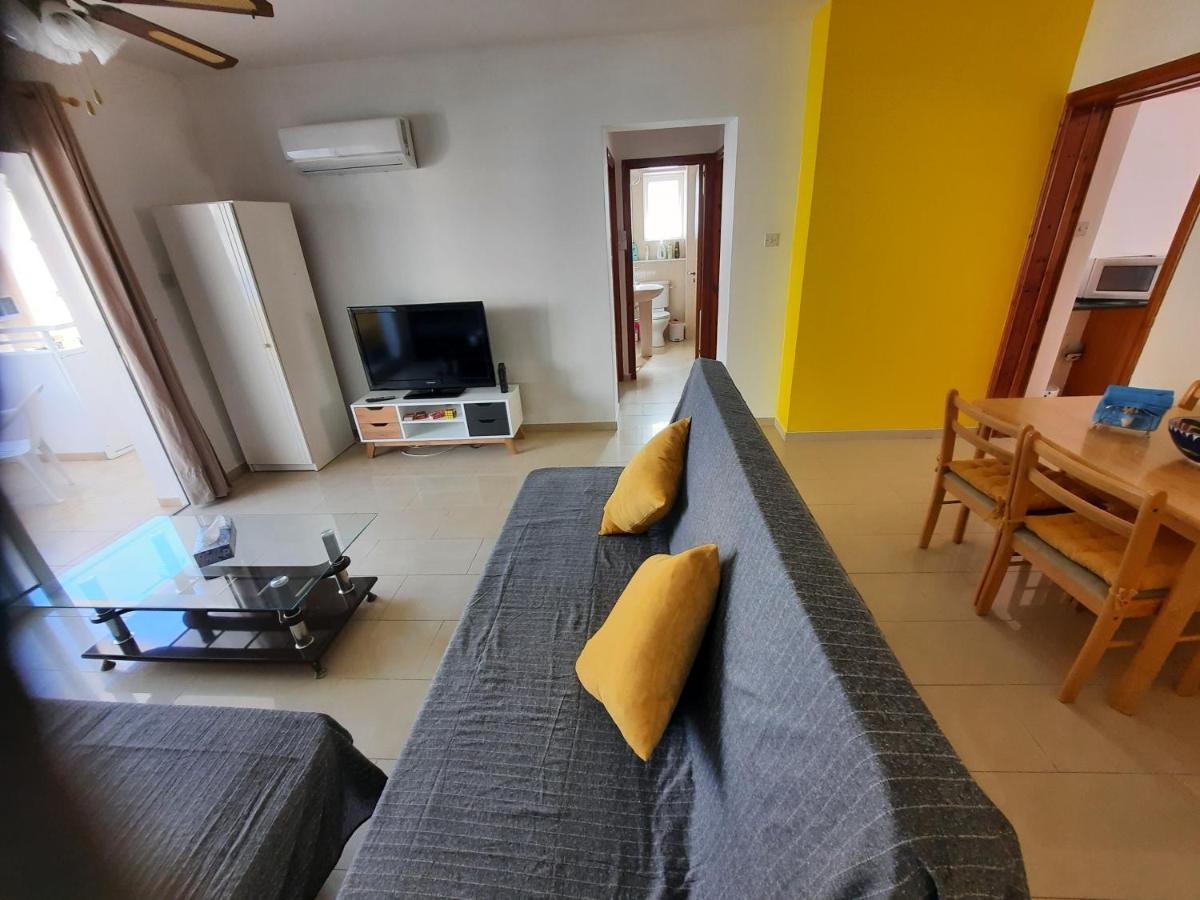 Large Apt 2 Bedrooms Sea View & 2 Balconies Larnaka Exterior foto